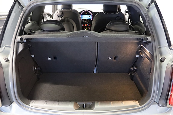 MINI Cooper SE 12 of 12