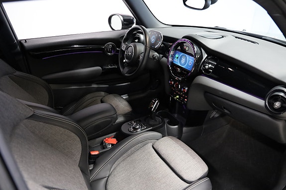 MINI Cooper SE 9 of 12