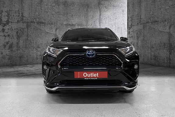 Toyota RAV4 Plug-in Hybrid 6 of 14