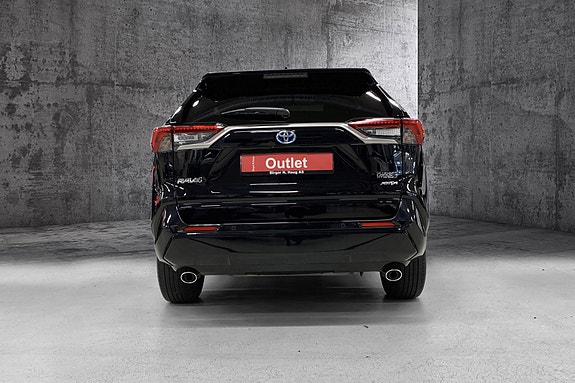 Toyota RAV4 Plug-in Hybrid 7 of 14