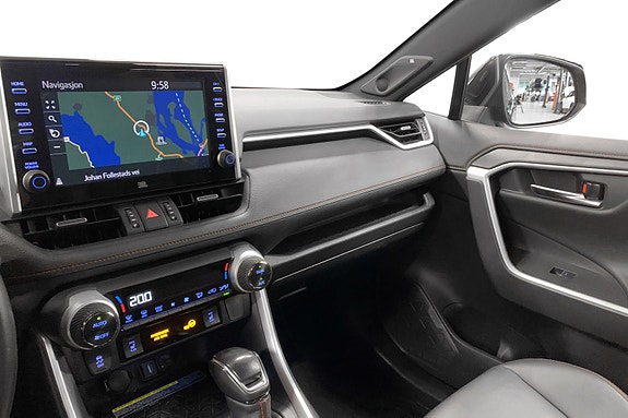 Toyota RAV4 Plug-in Hybrid 11 of 14