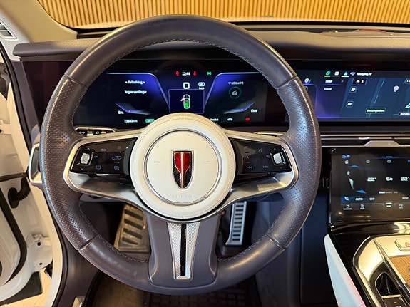 Hongqi E-HS9 15 of 30