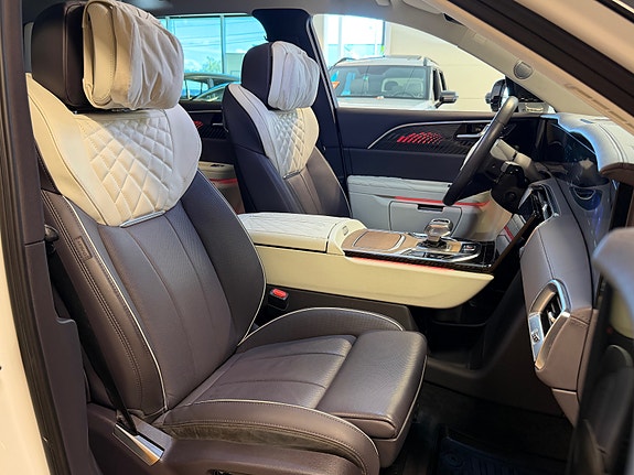 Hongqi E-HS9 28 of 30
