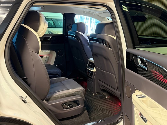 Hongqi E-HS9 25 of 30