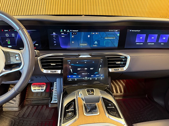 Hongqi E-HS9 17 of 30