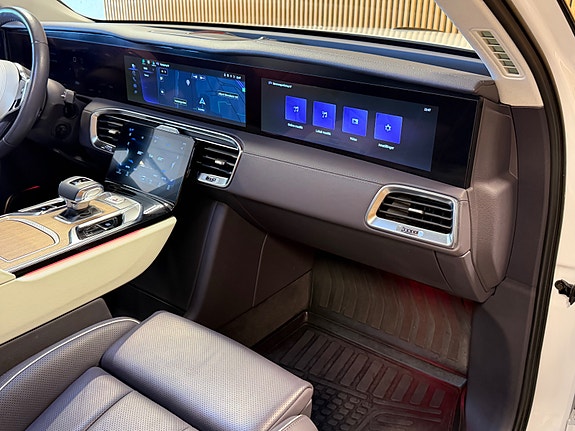Hongqi E-HS9 27 of 30