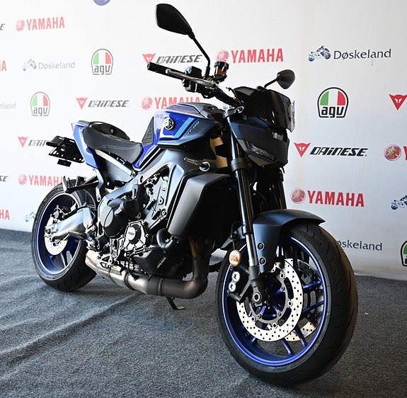 Yamaha MT-09 2 of 8