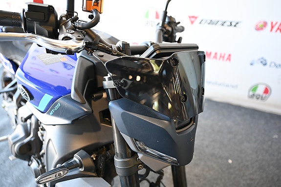 Yamaha MT-09 6 of 8