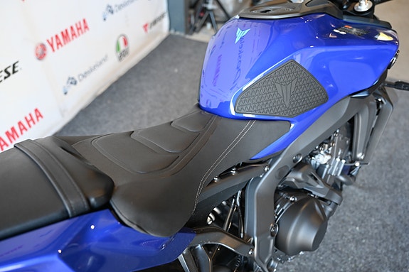Yamaha MT-09 5 of 8