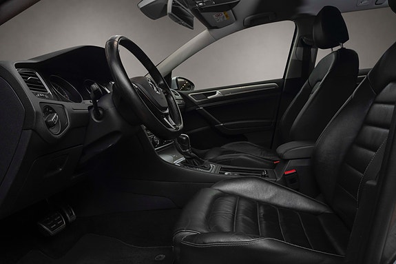 Volkswagen Golf Alltrack 11 of 22
