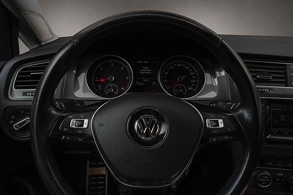 Volkswagen Golf Alltrack 18 of 22