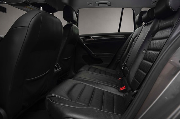 Volkswagen Golf Alltrack 13 of 22