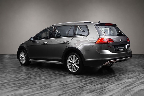 Volkswagen Golf Alltrack 3 of 22