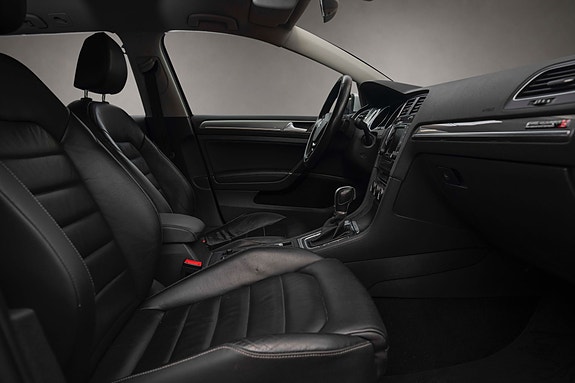 Volkswagen Golf Alltrack 17 of 22