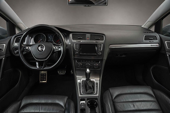 Volkswagen Golf Alltrack 9 of 22