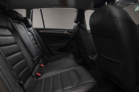Volkswagen Golf Alltrack 15 of 22