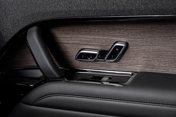 Land Rover Range Rover Sport 24 of 30
