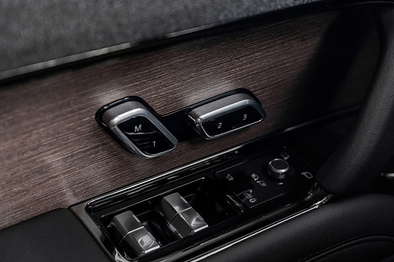 Land Rover Range Rover Sport 25 of 30