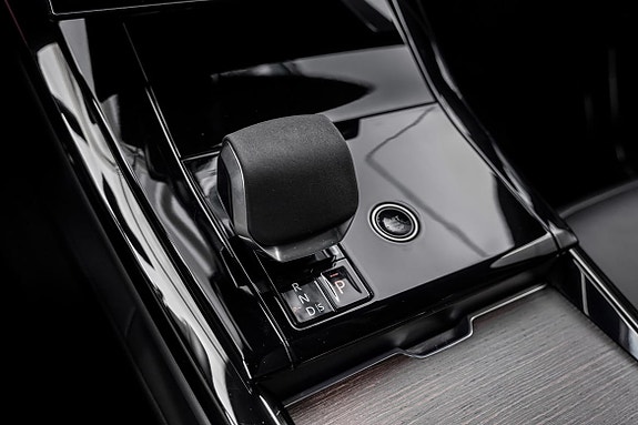 Land Rover Range Rover Sport 23 of 30