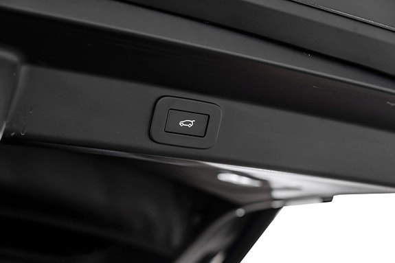 Land Rover Range Rover Sport 27 of 30