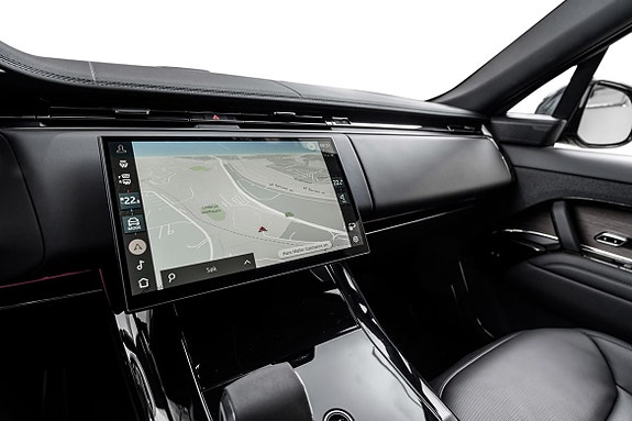 Land Rover Range Rover Sport 18 of 30