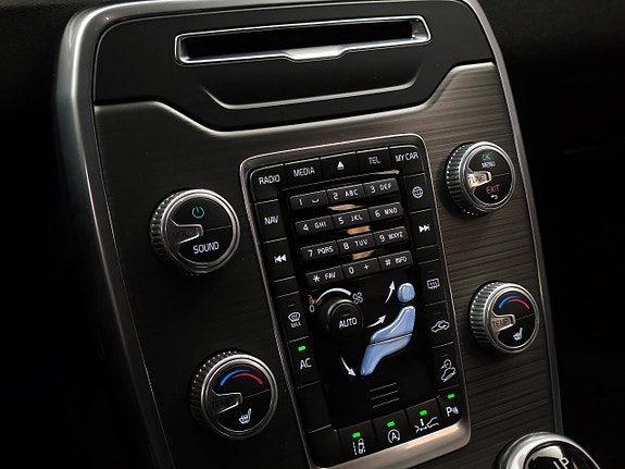 Volvo XC70 26 of 30