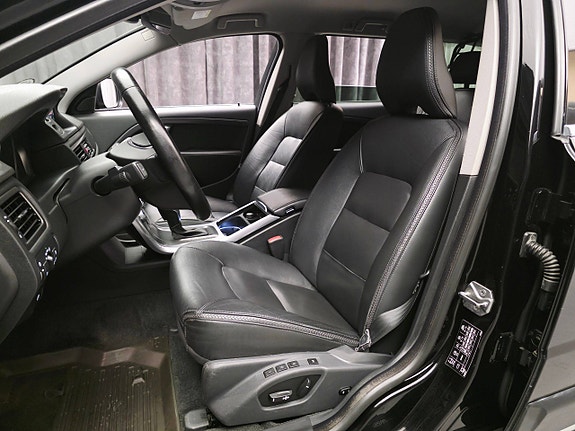 Volvo XC70 16 of 30