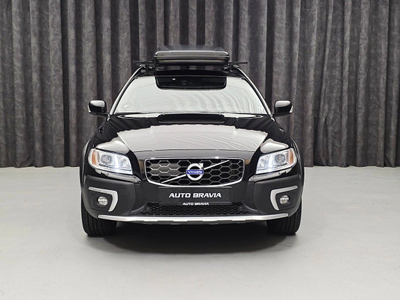 Volvo XC70 2 of 30
