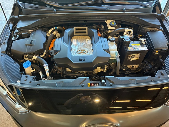 Hyundai IONIQ 3 of 11