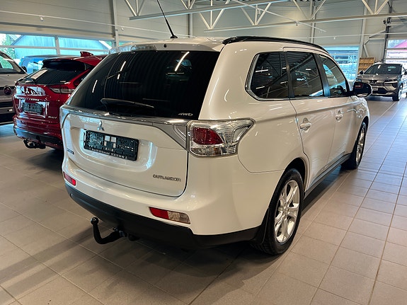 Mitsubishi Outlander 2 of 10
