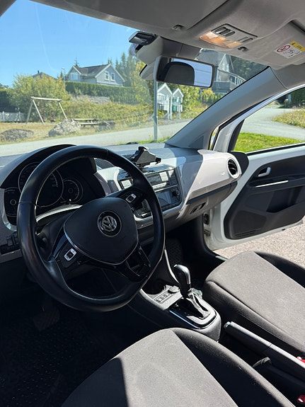 Volkswagen e-Up! 10 of 18
