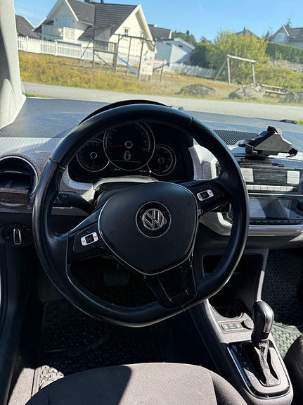 Volkswagen e-Up! 11 of 18