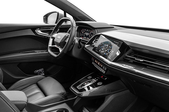 Audi Q4 e-tron 13 of 25