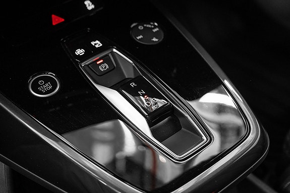 Audi Q4 e-tron 14 of 25