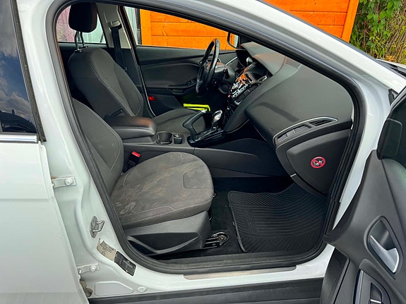 Ford Focus 12 of 30