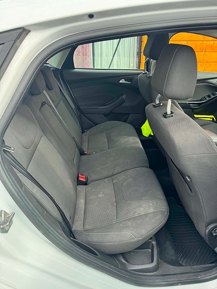 Ford Focus 11 of 30