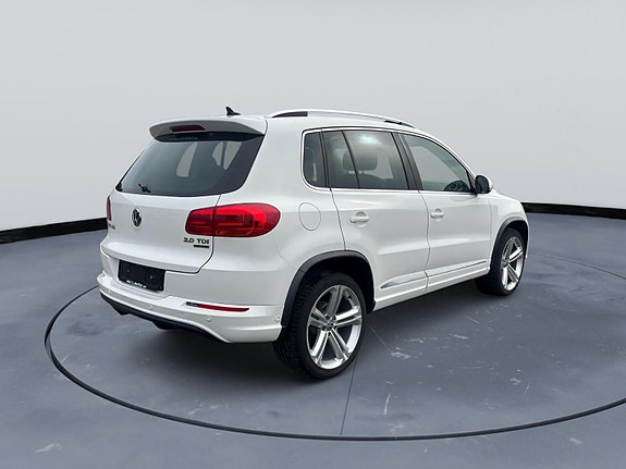 Volkswagen Tiguan 5 of 15