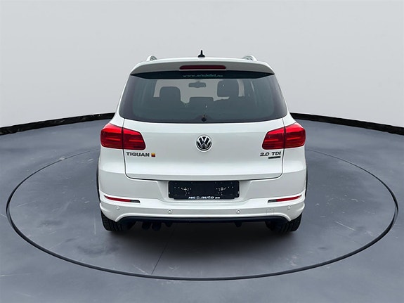 Volkswagen Tiguan 4 of 15