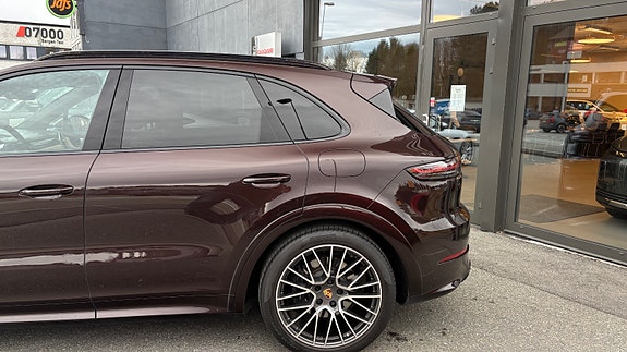 Porsche Cayenne 6 of 30