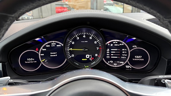 Porsche Cayenne 20 of 30