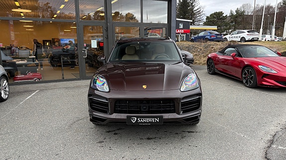 Porsche Cayenne 4 of 30