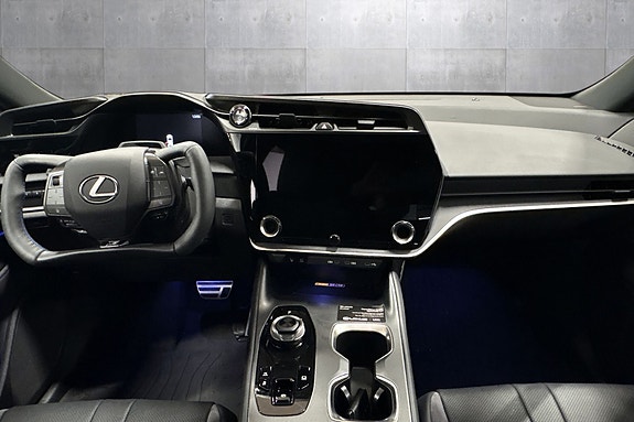 Lexus RZ550e 10 of 30