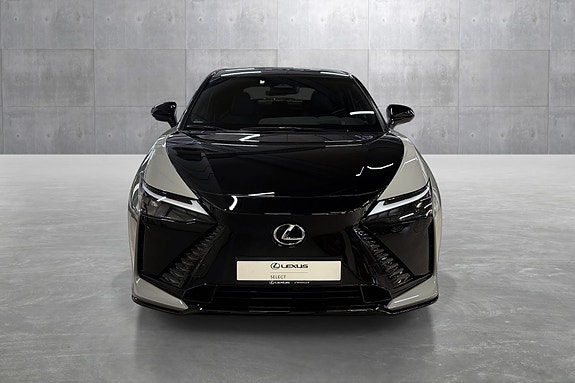 Lexus RZ550e 8 of 30