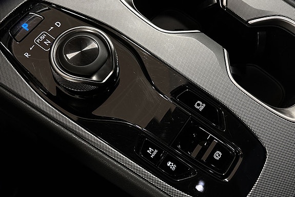 Lexus RZ550e 24 of 30