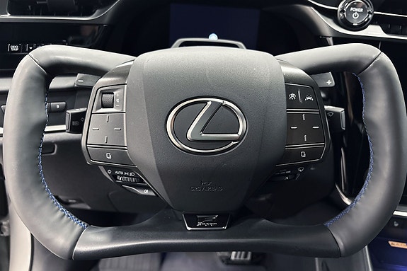 Lexus RZ550e 12 of 30
