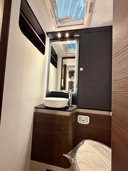 Bilde 26 av Adria Sonic Supreme 700DL. 2,2-180HK.Aut.