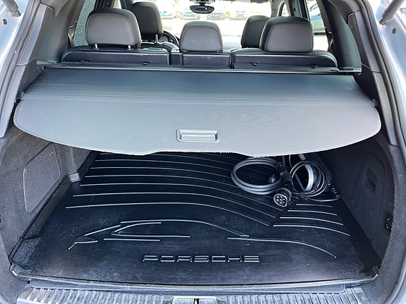 Porsche Cayenne S 7 of 30