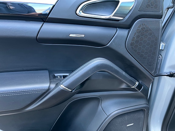Porsche Cayenne S 30 of 30