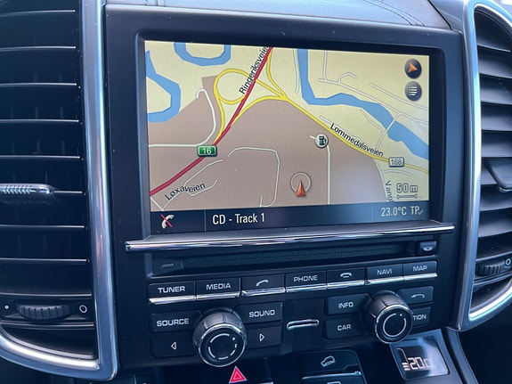 Porsche Cayenne S 17 of 30