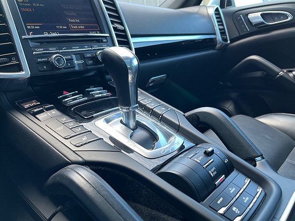 Porsche Cayenne S 20 of 30